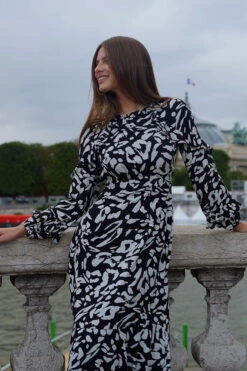 Black & White Animal Print Ruffle Hem Midi Dress -CHAUz Clothing Shop d7adab4b0fbdc1bfacc4baf86ba56a901fe04071