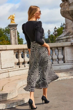 Black & White Geometric Print Two Part Fit & Flare Jersey Dress -CHAUz Clothing Shop web 2308 62 s23dj268bkwe01 62 263