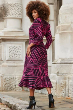 Pink & Black Geometric Print Belted Midi Dress -CHAUz Clothing Shop web 2310 30 a23dw039pkge01 30 127