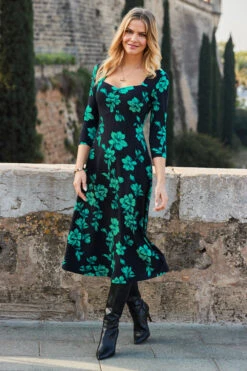 Black & Green Floral Print Sweetheart Neckline Midi Jersey Dress